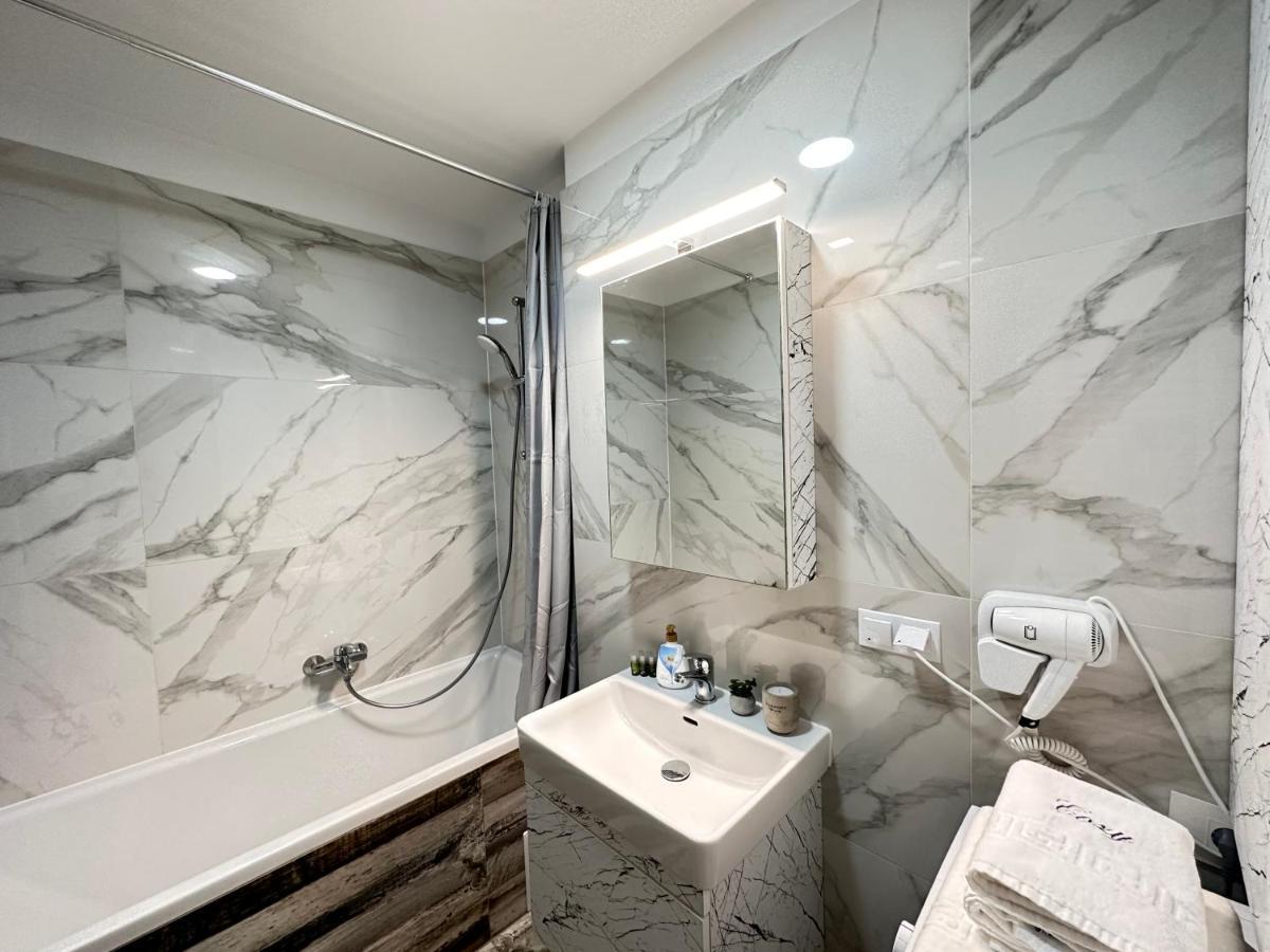Deluxe Cozy Apartments - Coresi Mall #Braşov Exteriör bild