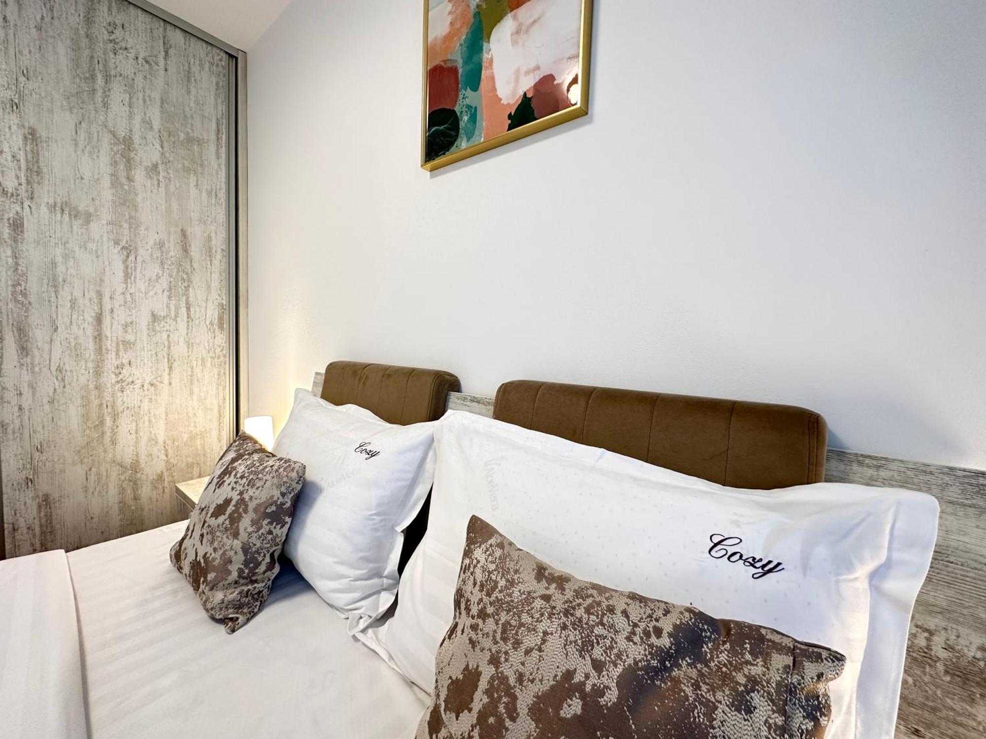 Deluxe Cozy Apartments - Coresi Mall #Braşov Exteriör bild